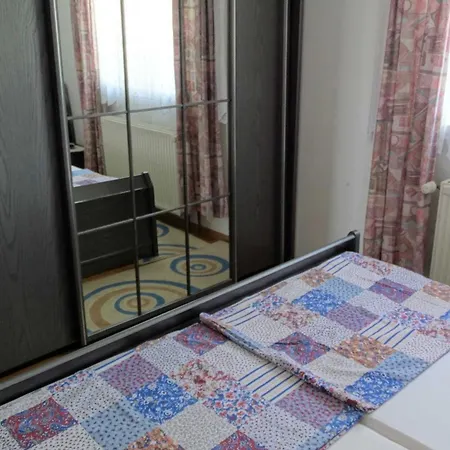 Apartment Cozy Retreats In Quiet Neighborhood